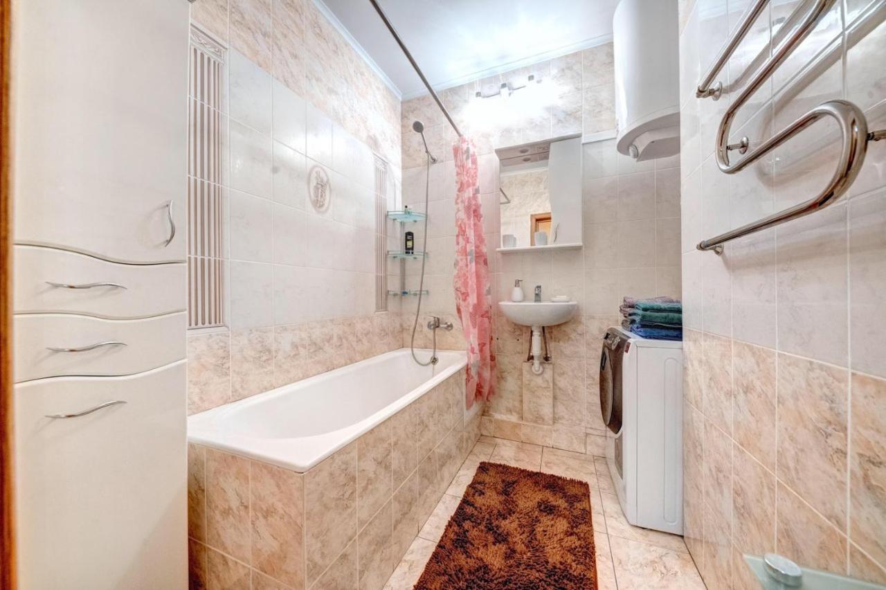 Modern Apartment Near Park Kiew Exterior foto