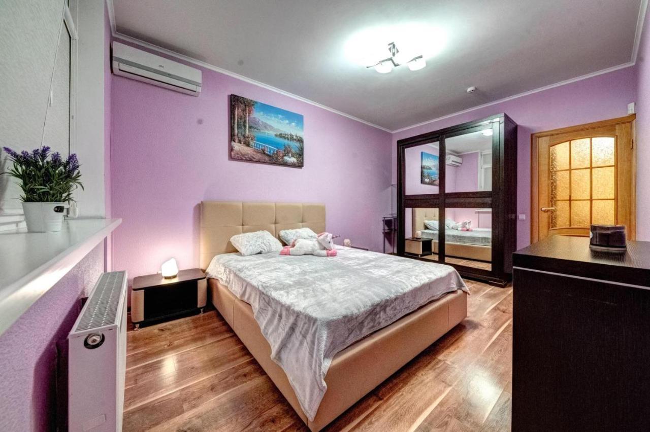 Modern Apartment Near Park Kiew Exterior foto