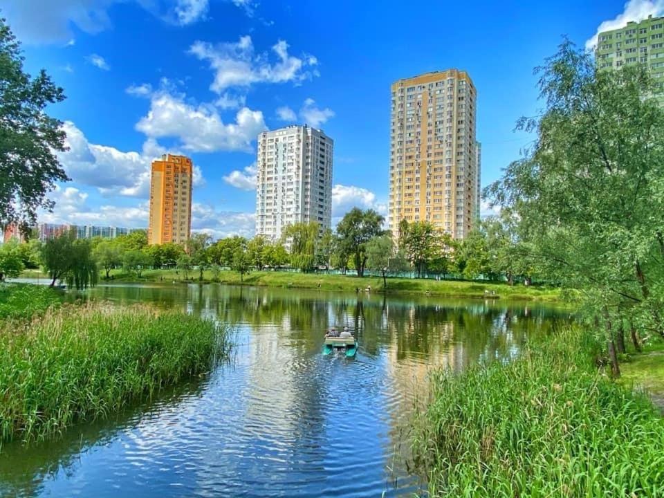 Modern Apartment Near Park Kiew Exterior foto